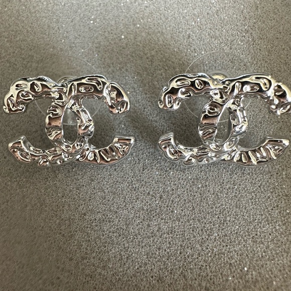 CHANEL Jewelry - Silver Chanel stud earrings